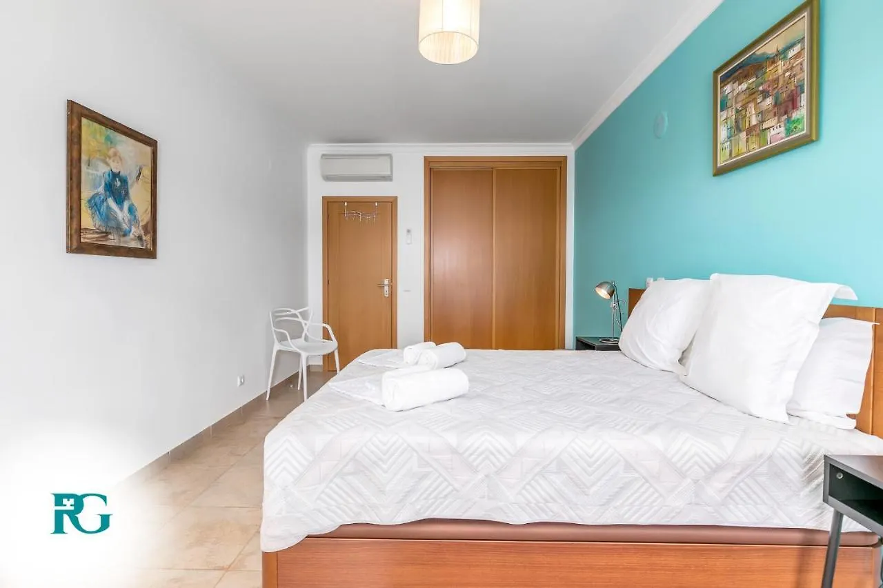 Luxury Penthouse Near City Center #1933 Lagos 0*,